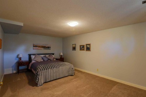 11 Maple Place, Crossfield, AB 