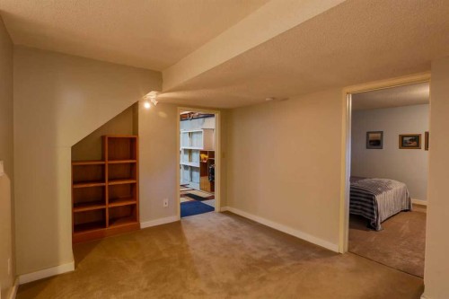 11 Maple Place, Crossfield, AB 