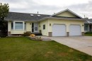 11 Maple Place, Crossfield, AB 