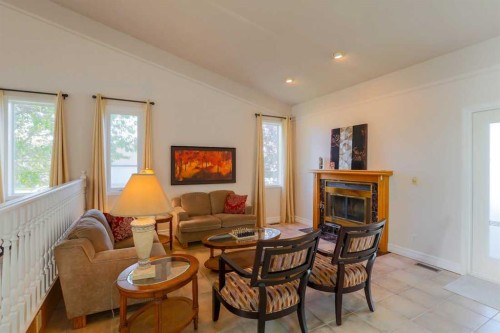 11 Maple Place, Crossfield, AB 