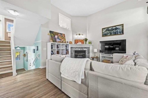 66 Kingsland Villas Sw, Calgary, AB 