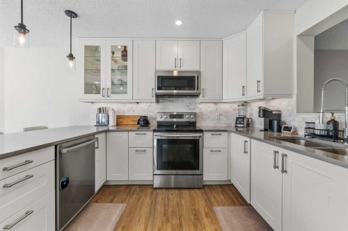 66 Kingsland Villas Sw, Calgary, AB 
