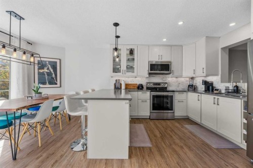 66 Kingsland Villas Sw, Calgary, AB 