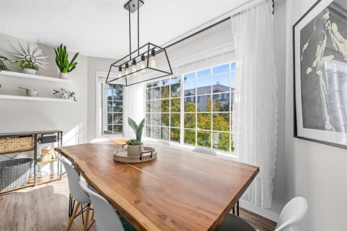 66 Kingsland Villas Sw, Calgary, AB 