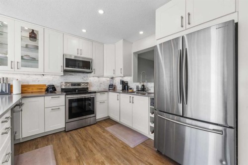 66 Kingsland Villas Sw, Calgary, AB 