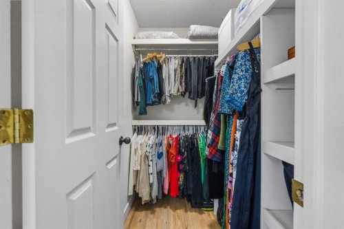 66 Kingsland Villas Sw, Calgary, AB 