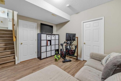 66 Kingsland Villas Sw, Calgary, AB 