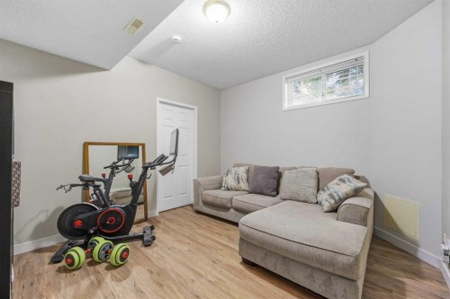 66 Kingsland Villas Sw, Calgary, AB 