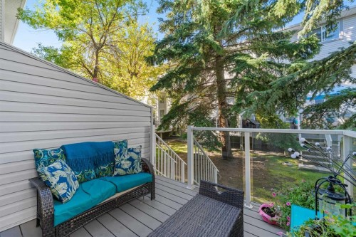 66 Kingsland Villas Sw, Calgary, AB 