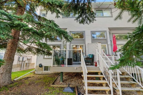 66 Kingsland Villas Sw, Calgary, AB 