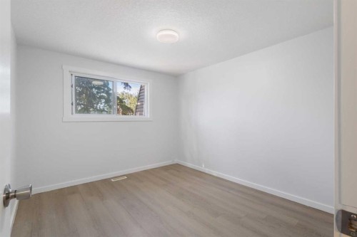 52 Doverdale Mews Se, Calgary, AB 