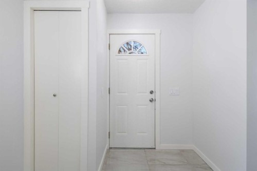 52 Doverdale Mews Se, Calgary, AB 
