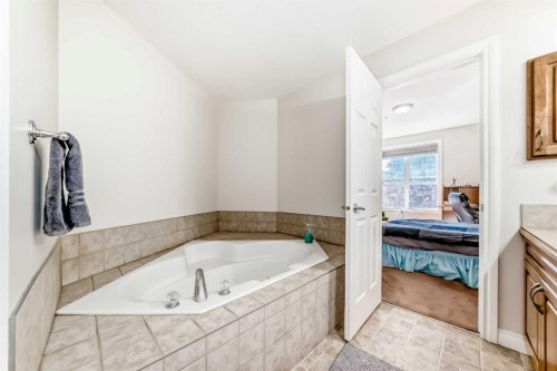261-3000 Marda Link Sw, Calgary, AB 