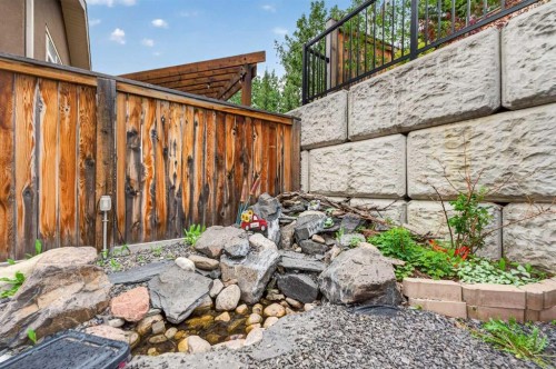 36 Rockyvale Green Nw, Calgary, AB 