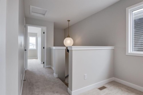823 Sora Boulevard Se, Calgary, AB 