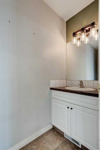 8034 24 Street Se, Calgary, AB 