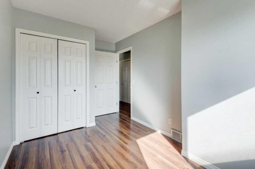 8034 24 Street Se, Calgary, AB 