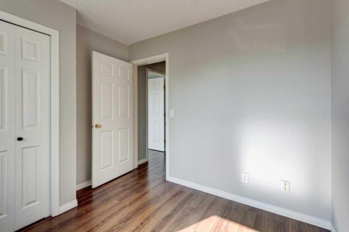8034 24 Street Se, Calgary, AB 