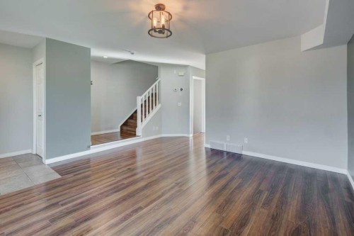 8034 24 Street Se, Calgary, AB 