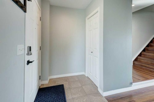 8034 24 Street Se, Calgary, AB 