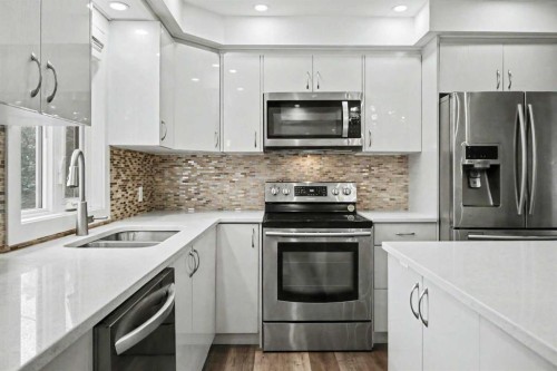 2202 35 Street Se, Calgary, AB 