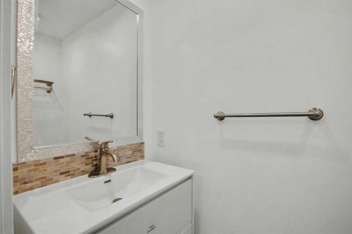2202 35 Street Se, Calgary, AB 