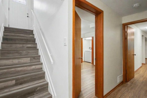 2202 35 Street Se, Calgary, AB 