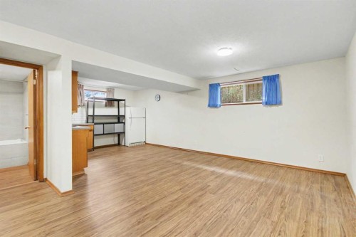2202 35 Street Se, Calgary, AB 