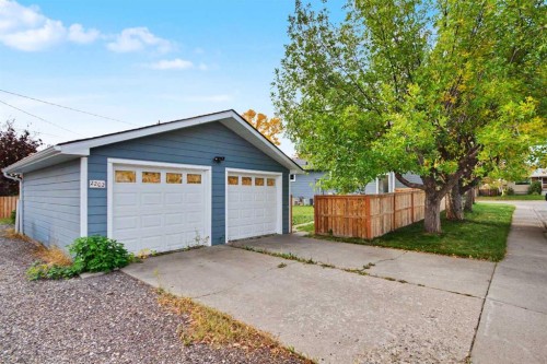 2202 35 Street Se, Calgary, AB 