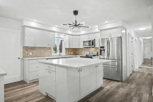 2202 35 Street Se, Calgary, AB 