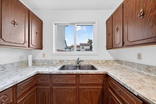 33-64 Whitnel Court Ne, Calgary, AB 