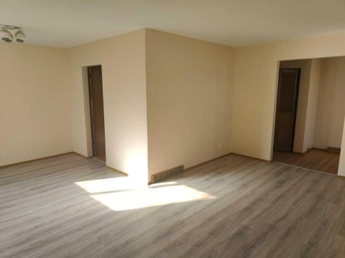 487 Northmount Drive Nw, Calgary, AB 
