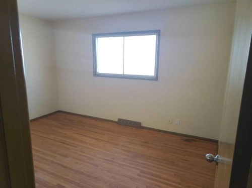 487 Northmount Drive Nw, Calgary, AB 