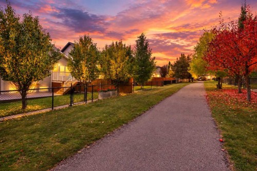 212 Westland Street, Okotoks, AB 