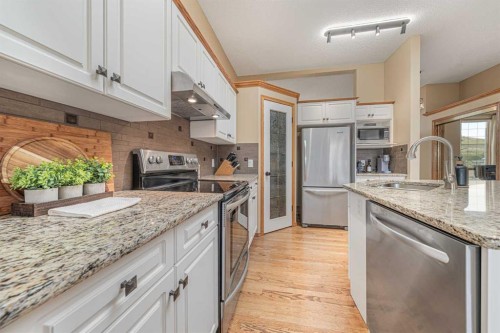 10 Eagleview Heights, Cochrane, AB 
