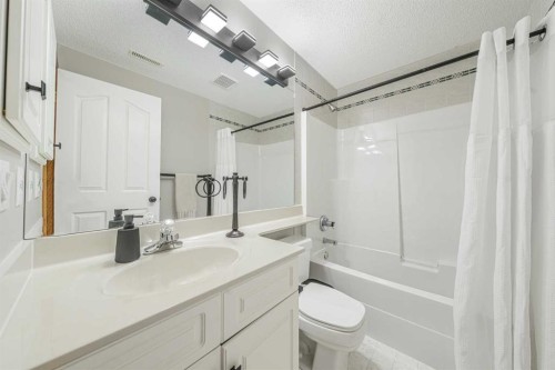 10 Eagleview Heights, Cochrane, AB 
