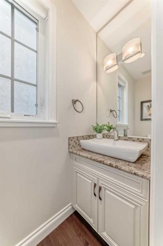 60 Hong Kong Road Sw, Calgary, AB 