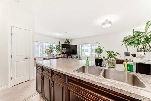 60 Hong Kong Road Sw, Calgary, AB 
