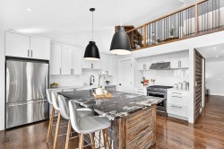328 3 Street NECalgary, AB T2E 7W5