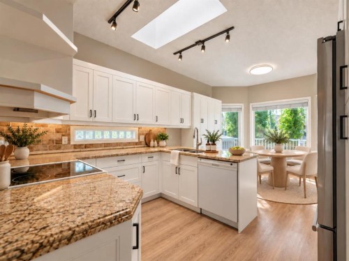 319 Cimarron Bay, Okotoks, AB 