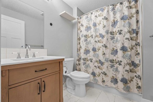 25 Cimarron Springs Court, Okotoks, AB 