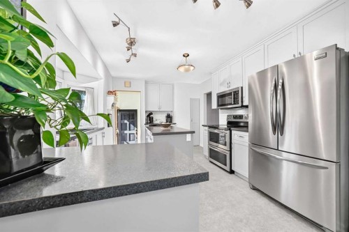 6003 Thornbank Drive Nw, Calgary, AB 