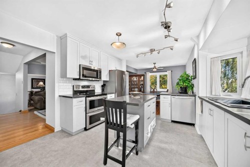 6003 Thornbank Drive Nw, Calgary, AB 