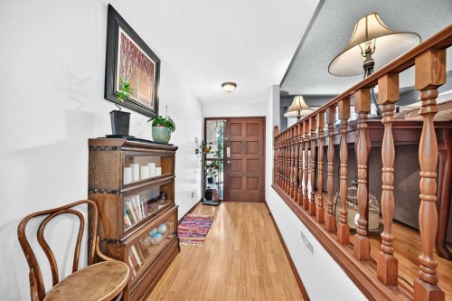 6003 Thornbank Drive Nw, Calgary, AB 