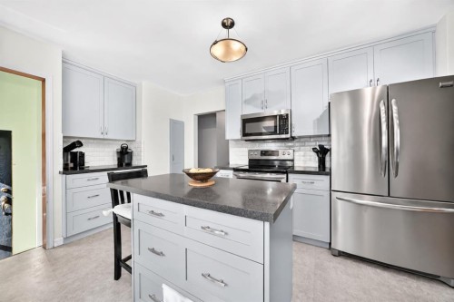 6003 Thornbank Drive Nw, Calgary, AB 