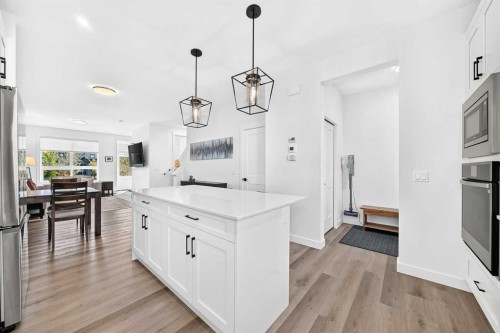 35 Silverton Glen Green Sw, Calgary, AB 