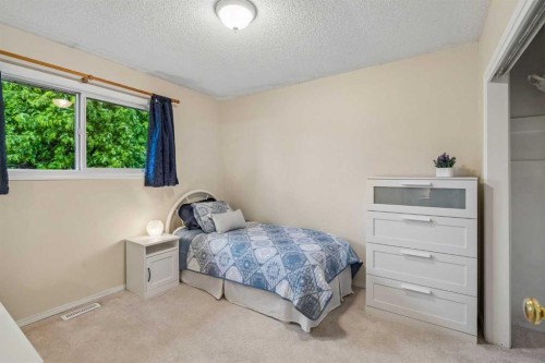 1403 104 Avenue Sw, Calgary, AB 