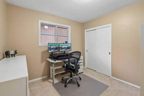 1403 104 Avenue Sw, Calgary, AB 