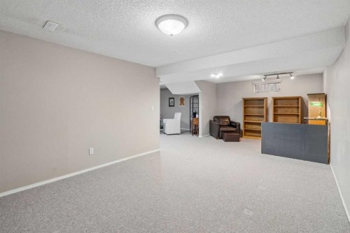 1403 104 Avenue Sw, Calgary, AB 