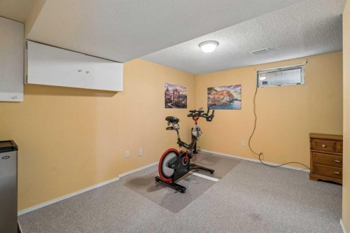 1403 104 Avenue Sw, Calgary, AB 
